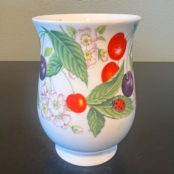 Vtg ROY KIRKHAM Sweet Cherry Fine Bone China Footed Cup ~ Made in England 1999 - Picture 3 of 14